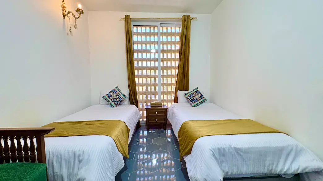 Alibaba https://cdn.alibaba.ir/ostorage/hotel-accommodation-images/69788c1646ae9d8e6fb49c19_تویین (1).webp